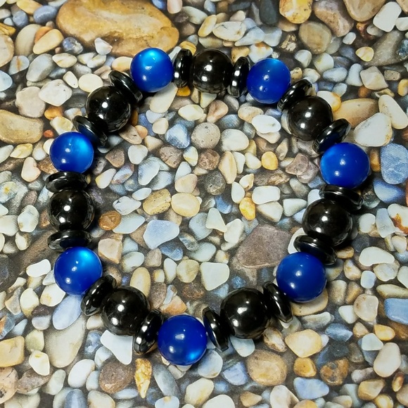 Jewelry - Magnetic hematite and blue glass beaded bracelet